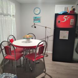 Retro 50s Americana Red & White 5 Piece Chrome Dinette - Rare