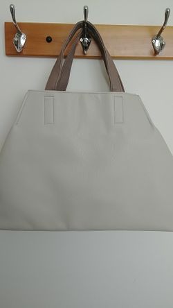 Ladies purse/beach bag with hand straps or shoulder strap!