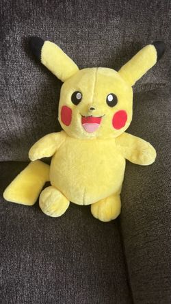 Pikachu Pokémon Plush Stuffed Toy