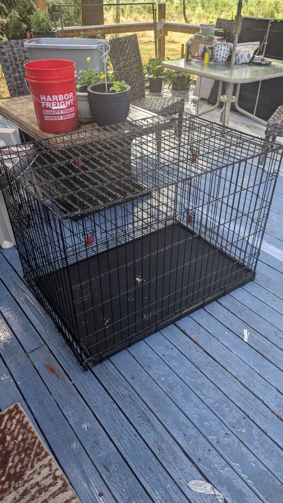 dog items -KONG XL dog crate