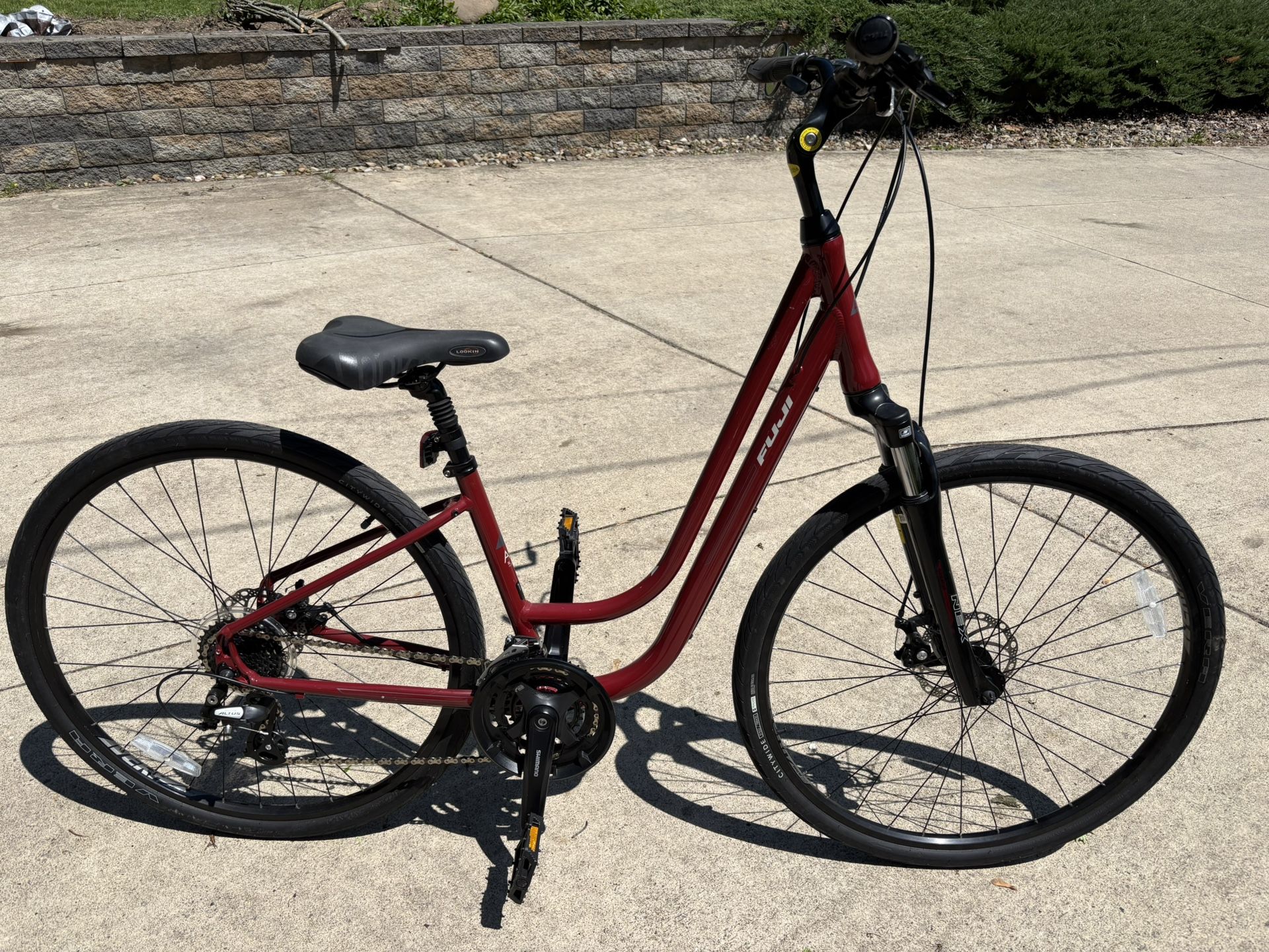Women’s Fuji Crosstown 1.3 Bike, 21.3 Inch Frame