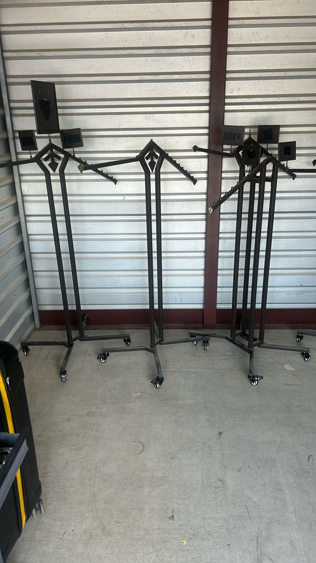 Displays/Clothing racks