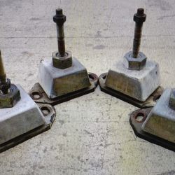 VOLVO PENTA D-12 Motor Mount Part #3827434 w/Adjustment Rod (United Kingdom)