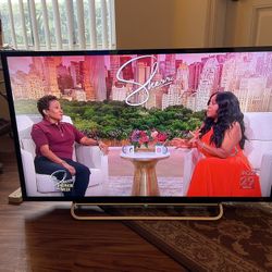Sony 40” TV (NOT SMART) With Universal Remote Control. $60 Firm On Price
