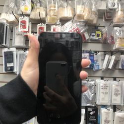 iPhone 16 Pro Max 256gb | Unlocked | Store warranty | Comes with cable & charger 