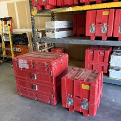 Storage Containers NEED GONE