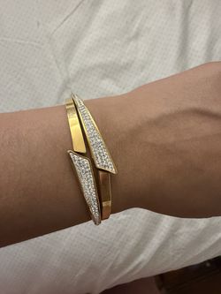 Gold With Rhinestoned Clasp Bracelet