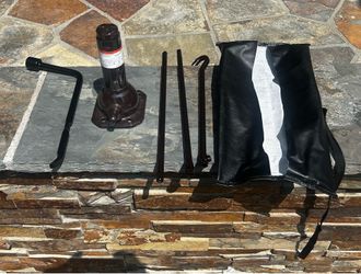 Toyota 4Runner 5th Gen bottle Jack and tire rod tools