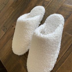 Faux Sheep Skin Soft Slippers Sz.9/10