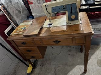 Singer Vintage Seeing machine Model 638
