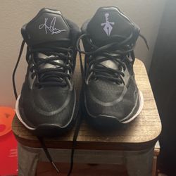 Kyrie Infinity indoor/outdoor basketball shoes