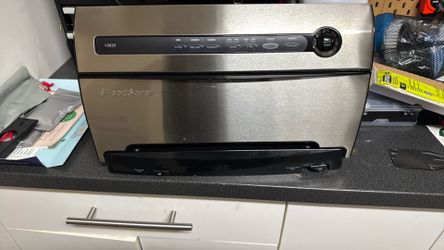 FoodSaver V3825 Vacuum Sealer