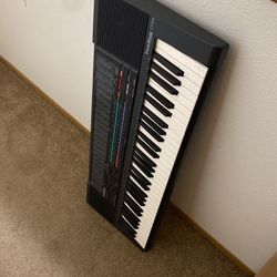 Vintage 1980s Casio CT-650 Keyboard