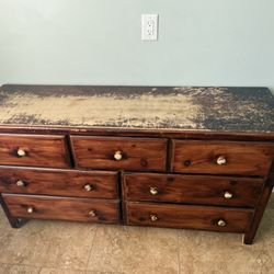 Dresser