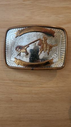 VINTAGE LYNTONE "COWBOY ROPING CALF" BUCKLE