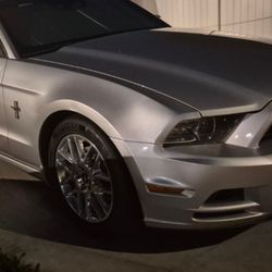 2013 Mustang Pony Package