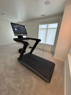 Peloton treadmill plus