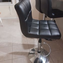 Set of 4 Bar Stools Must Go Today!