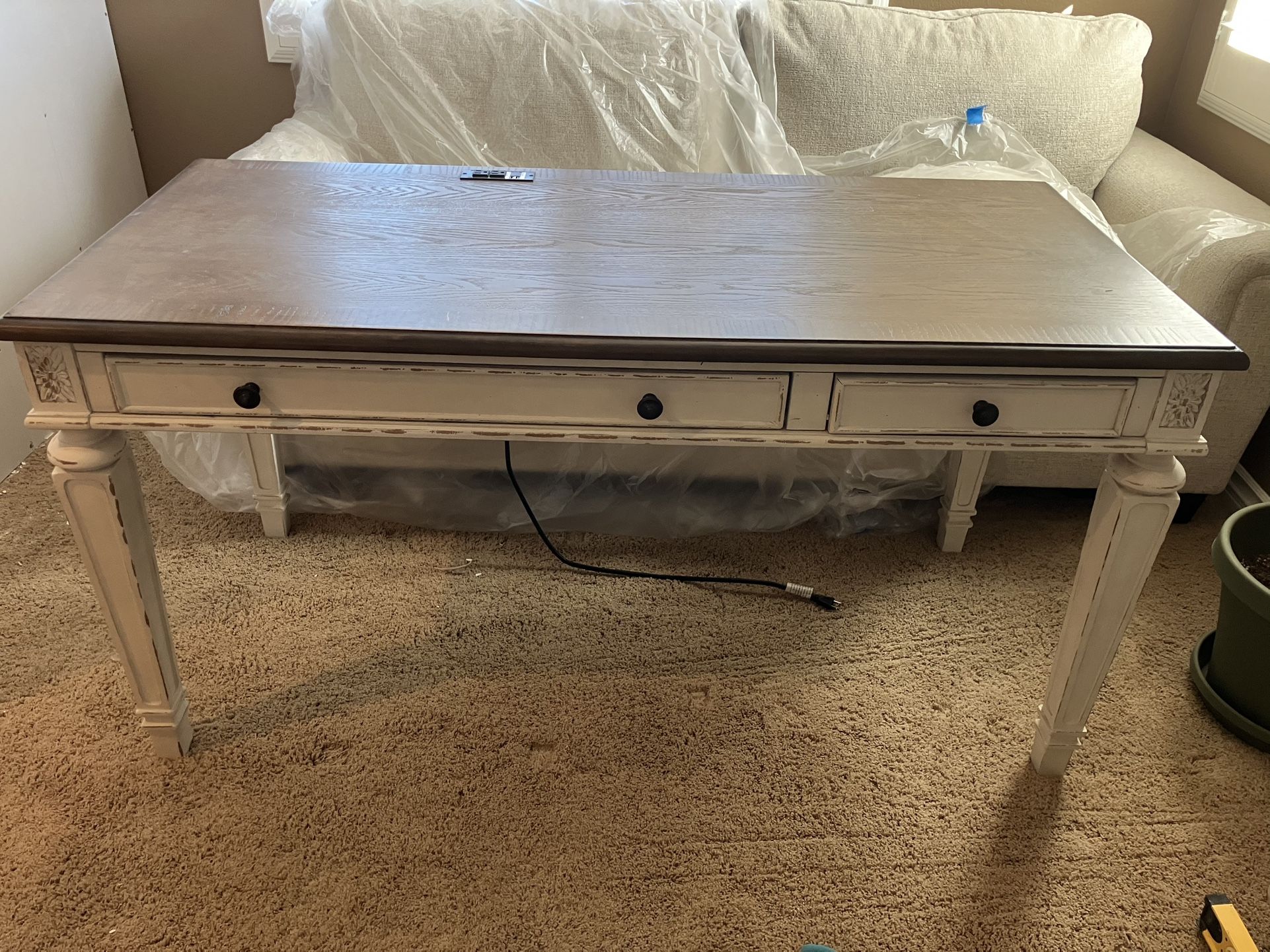 Ashley Furniture Realyn Office Desk With USB Charger