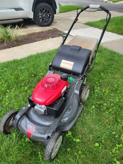 Honda premium HRX217- Self-propelled-Fully serviced