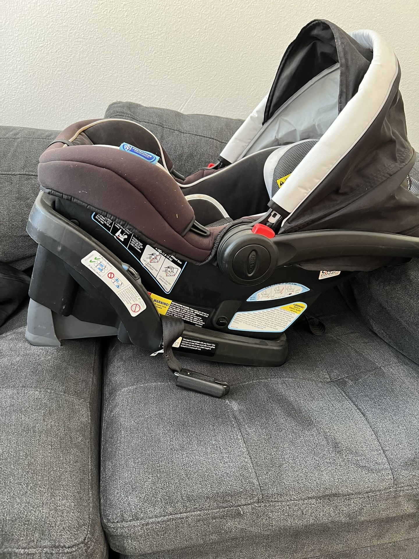 GRACO SNUGRIDE SNUGLOCK INFANT CAR SEAT