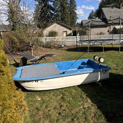 9 Foot Livingston Bass Boat With Accessories