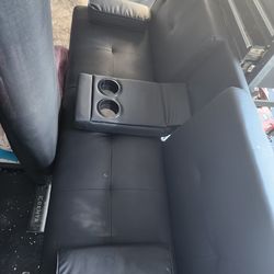 Sofa that turns flat to sleep