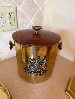 Ice Bucket Vintage Italian brass bucket with mahogany lid 10x10 Smoke and pet free household