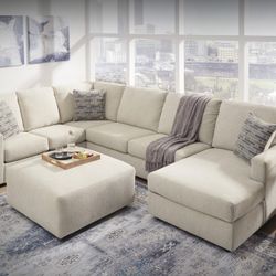 Beautiful Stunning Stylish sectional! 