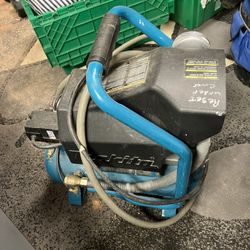 Makita MAC700 Compressor 2HP 2.6 Gallon With Hose