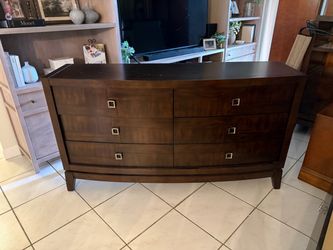 Espresso Brown Dresser W/ Detachable Mirror (Rooms to Go)