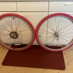 700X38C Road Bike Wheels 7 Speed Excellent Condition Tires And Tubes News $65 Firm 