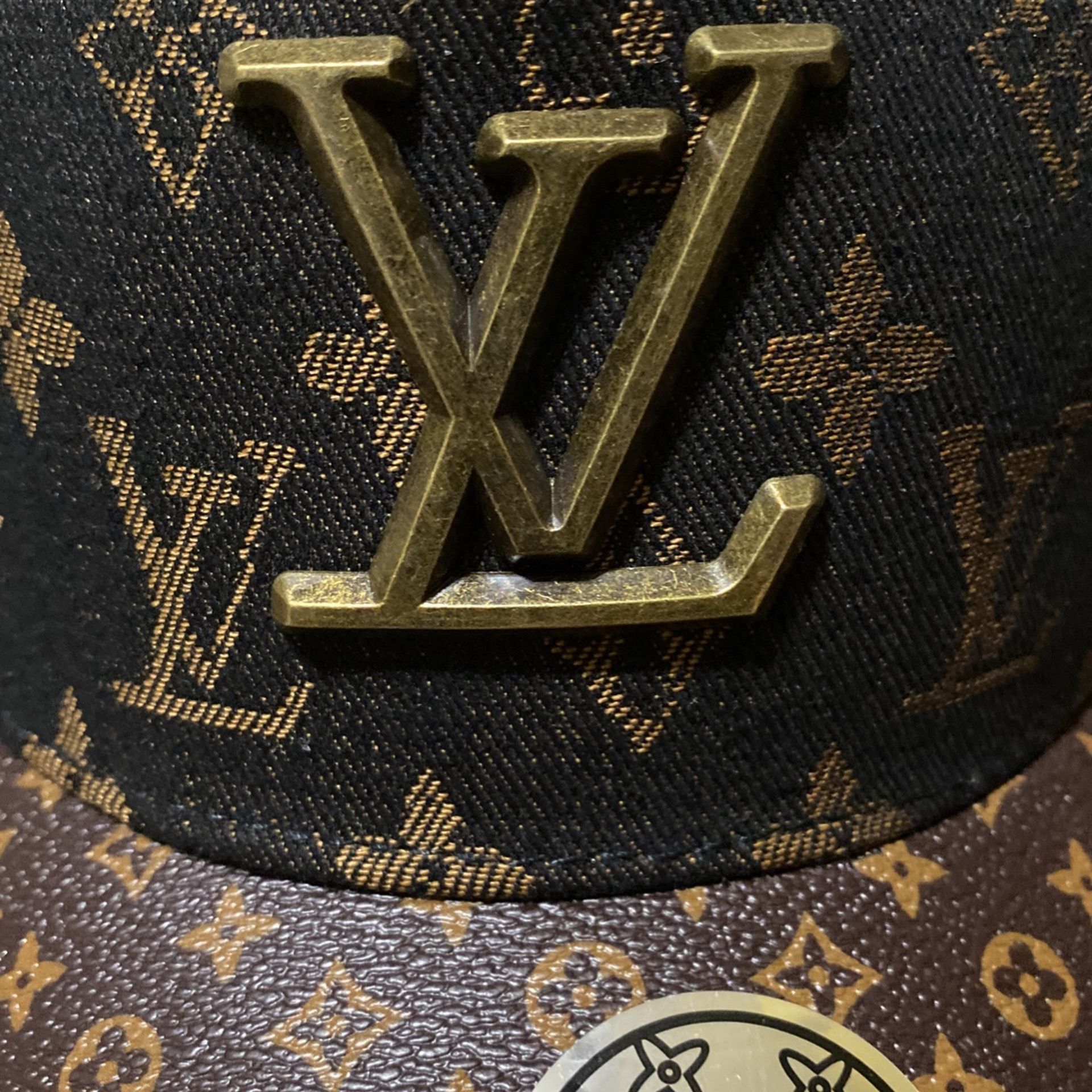 100 % Authentic Louis Vuitton Brown Leather Cap for Sale in Houston, TX -  OfferUp