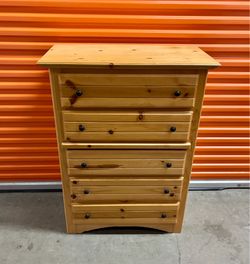Gorgeous Knotty Pine 5 Drawer Wood Dresser