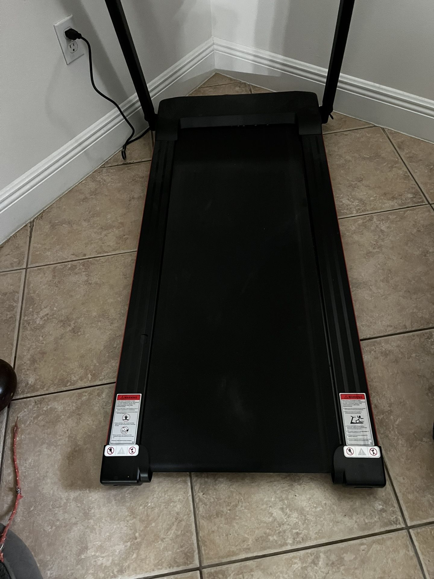 Treadmill W/voice control & Bluetooth