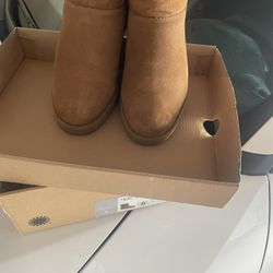 Woman UGG Boots Size 8