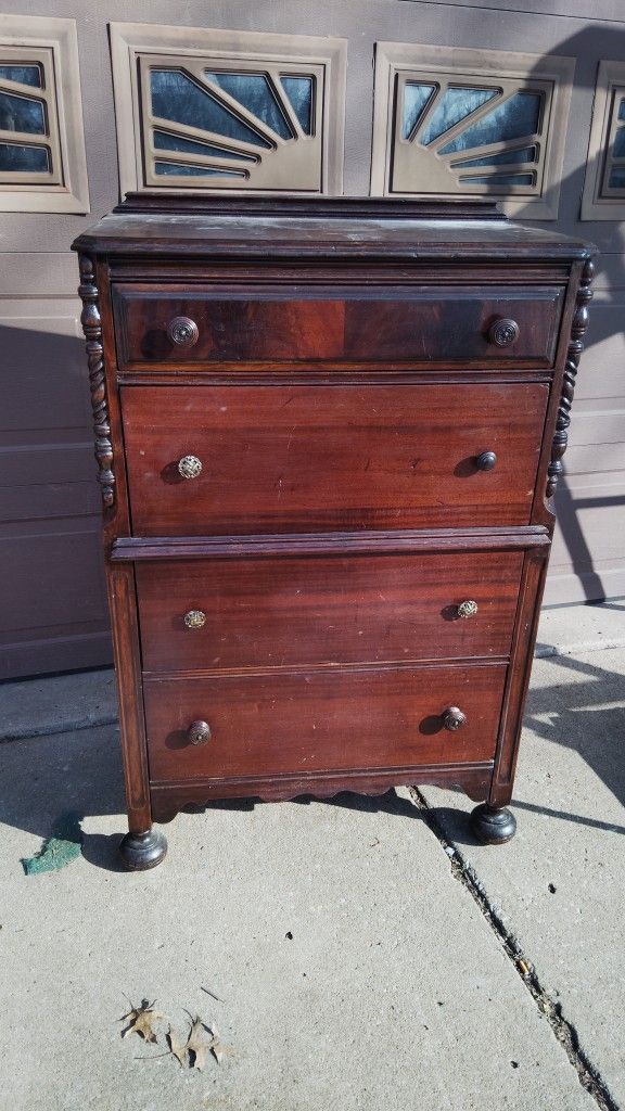 Antique 4 Drawer Dresser