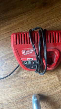 Milwaukee M12 Battery Charger