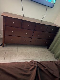 Dresser