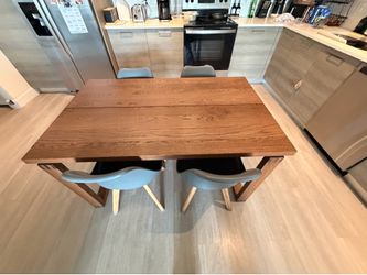 Table Ikea + 4 chairs