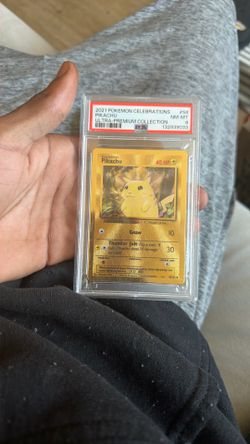 Gold Collectible Pikachu 2021 Premium
