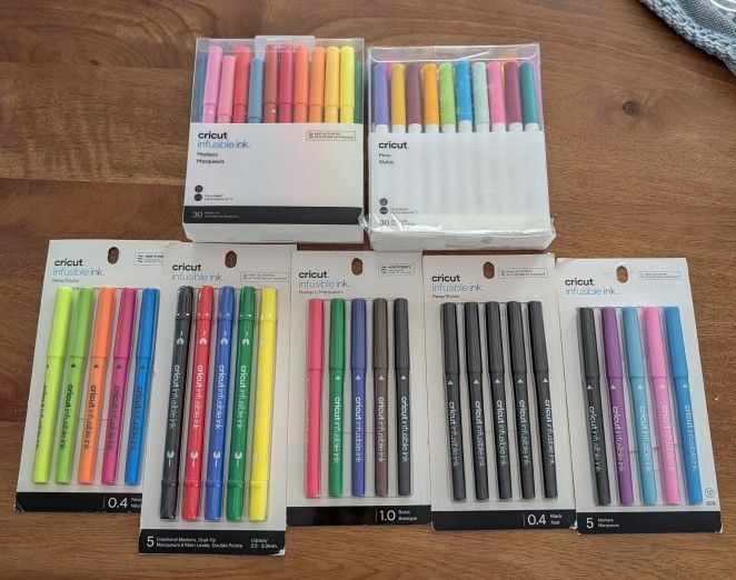 Lot Of Cricut Infusible Ink Pen Sets.