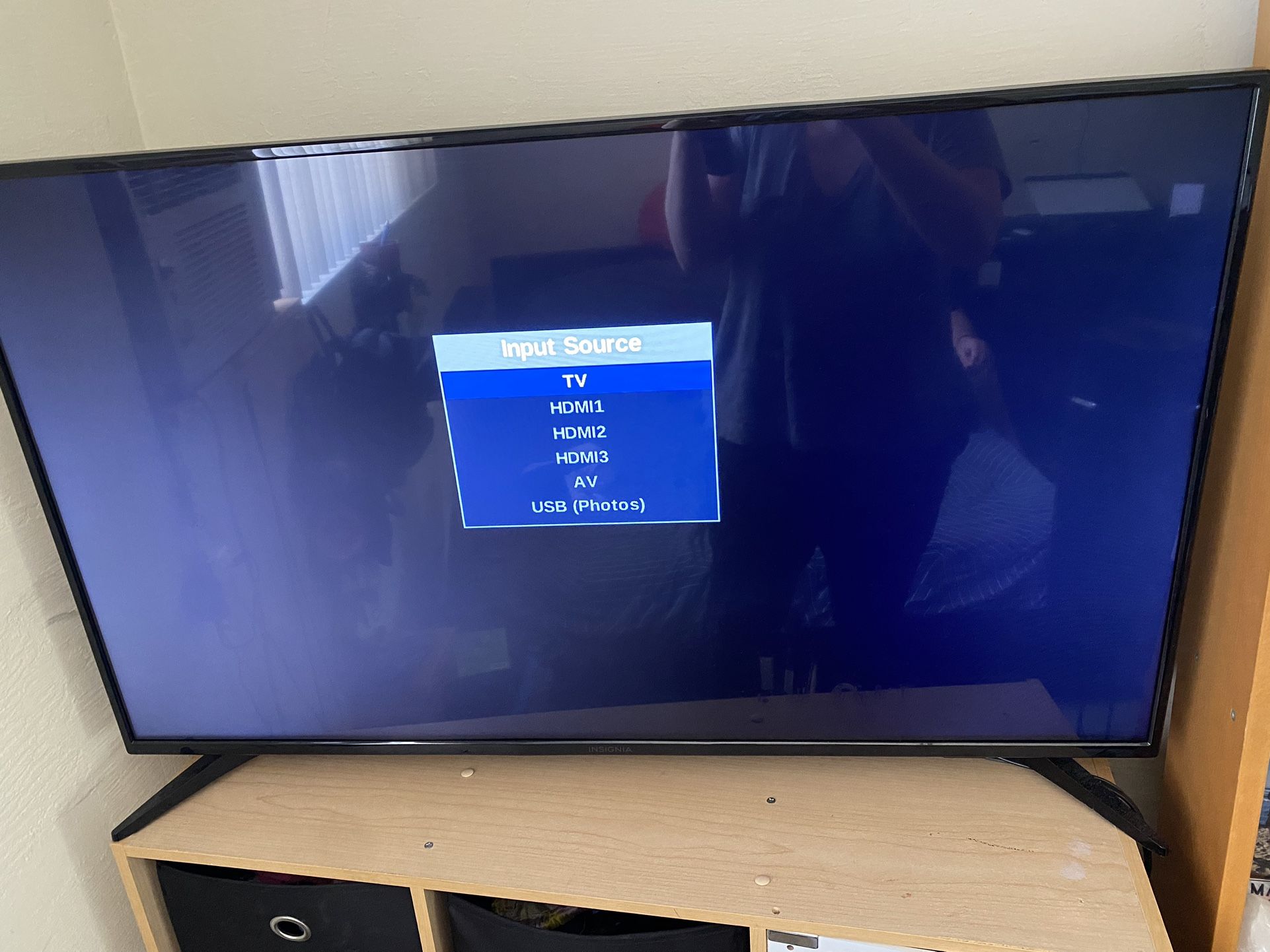 WORKING TV W REMOTE MUST GO 07/27