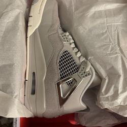 Frozen Moment Retro 4 Size 7 Women.