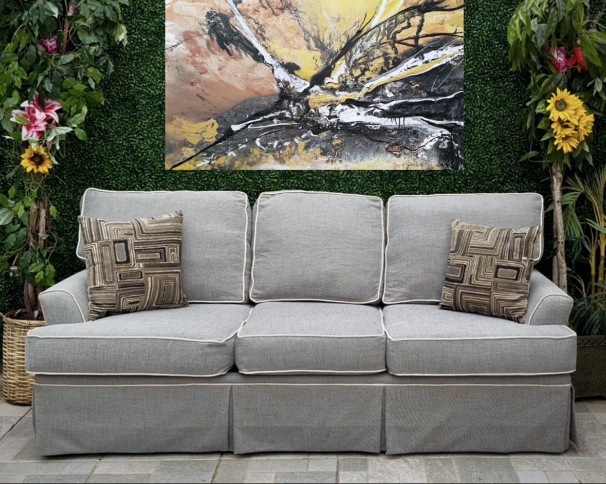 (Free Delivery 🚚) Gray Braxton Culler Couch