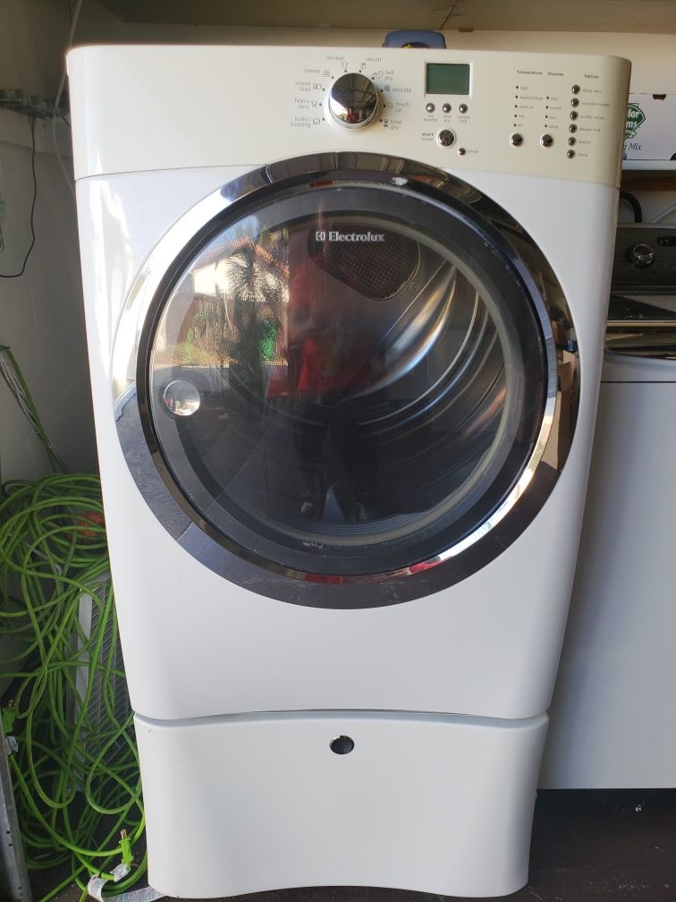 Electrolux EIED55HIW 27" White Front-Load Electric Dryer