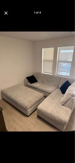 Chaise Sectional couch (right hand facing)