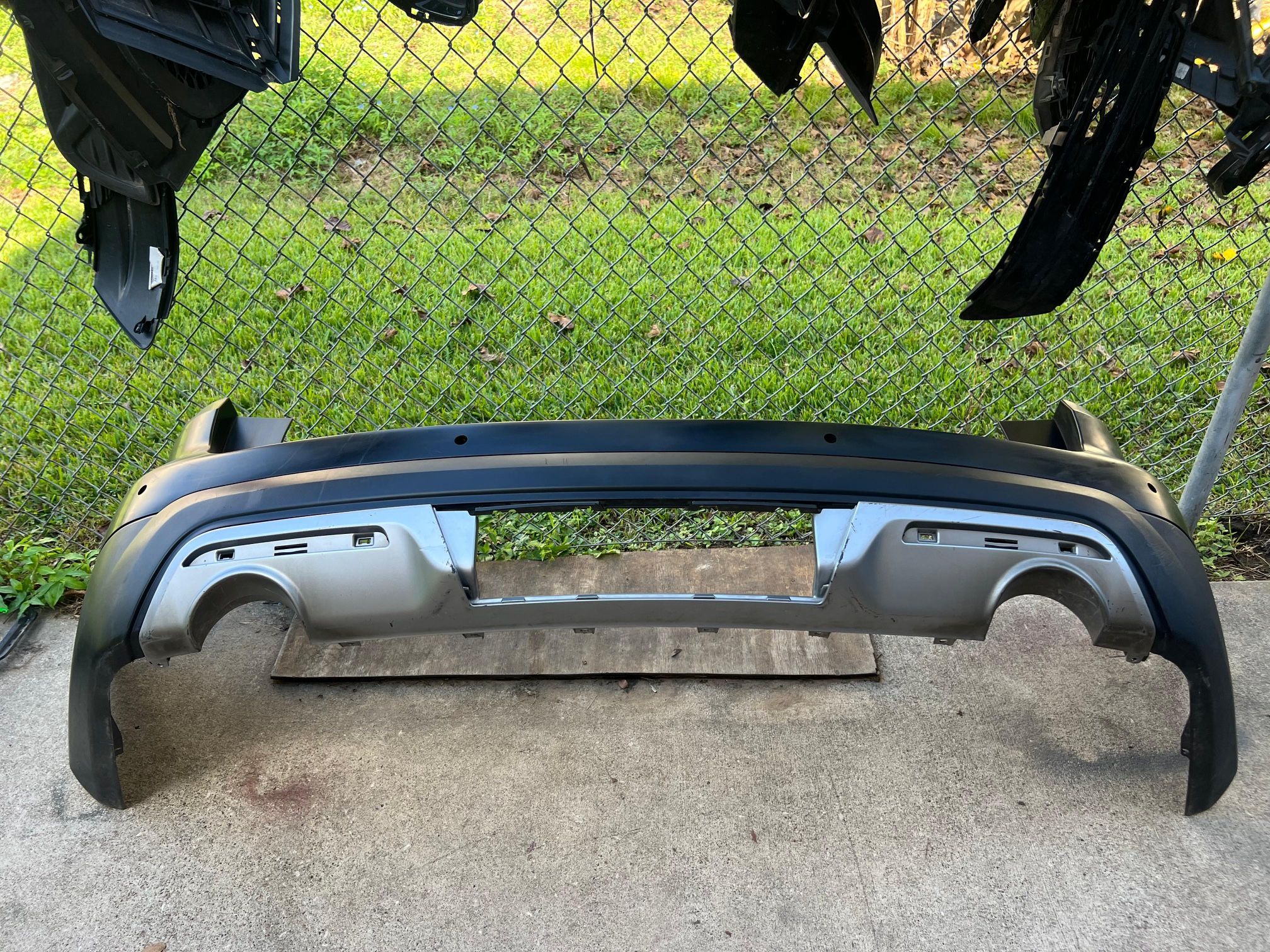 2017 Ford Explorer Rear 2016-2017 Ford Explorer Rear Bumper Original for Sale in Houston, TX ...
