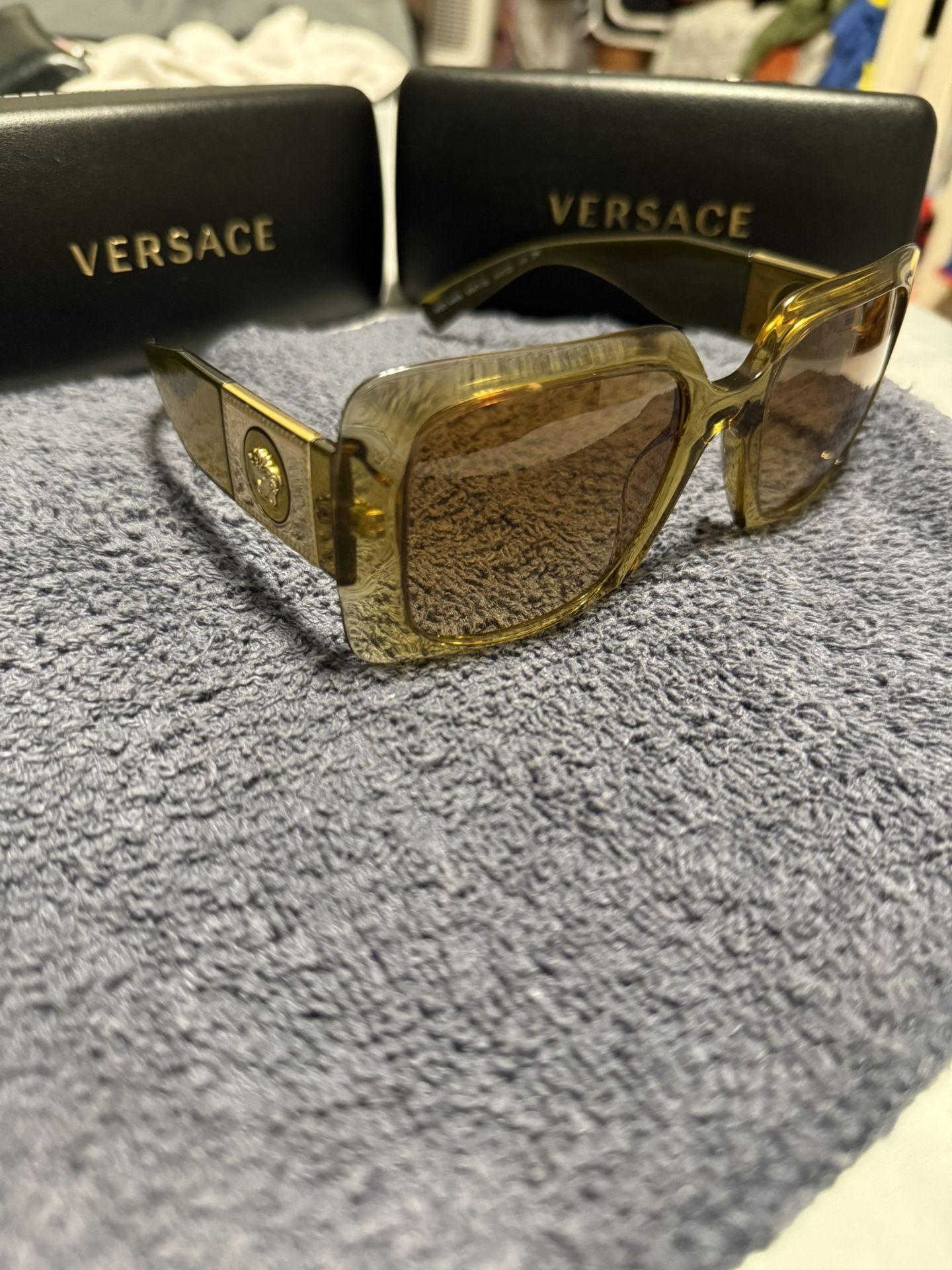 Versace VE4405 Gold Frame Sunglasses – Authentic Designer, Excellent Condition