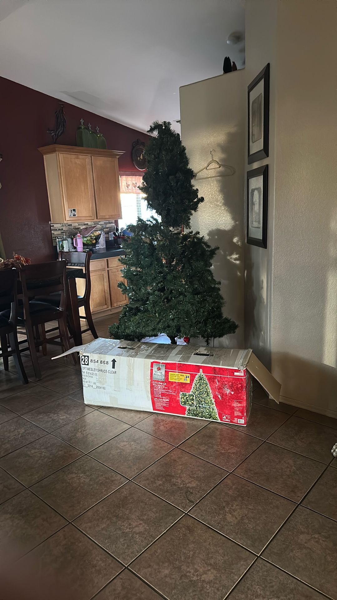 Christmas Tree 7.5FT Wesley Spruce-Clear Used 